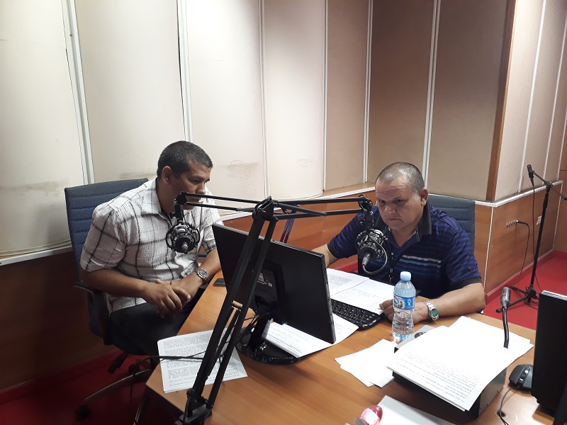 El Director de Servicentros, Lzaro Flix Ayala, y el gerente General de FINCIMEX, Yamil Hernndez Gonzlez, informaron a la audiencia de Rebelde las medidas implementadas El Director de Servicentros, Lzaro Flix Ayala, y el gerente General de FINCIMEX, Yamil Hernndez Gonzlez, informaron a la audiencia de Rebelde las medidas implementadas