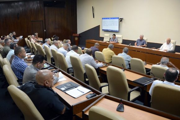 Llama presidente cubano a incrementar los esfuerzos para la construcci�n de viviendas