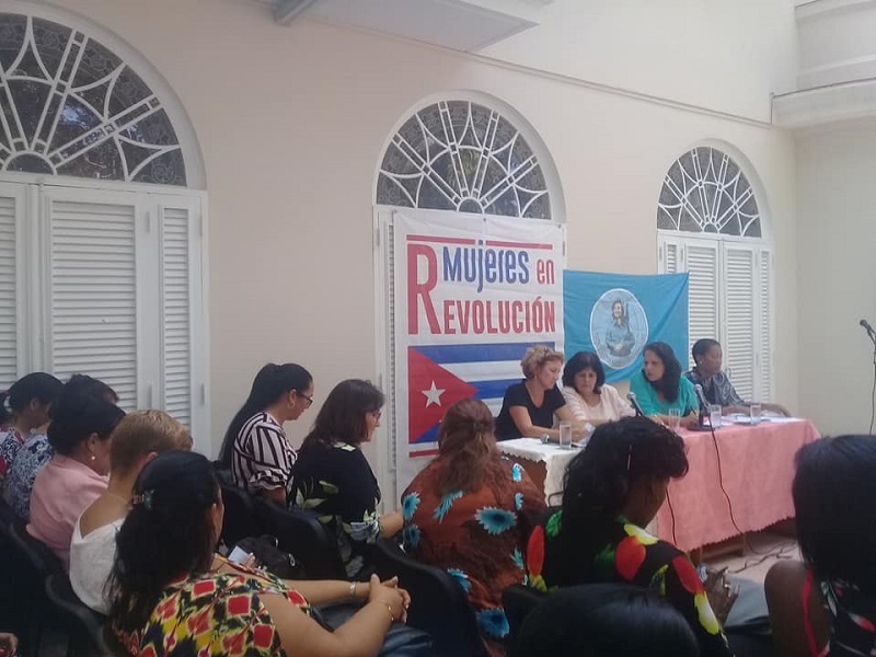 Federadas cubanas celebran Foro Antiimperialista contra el bloqueo