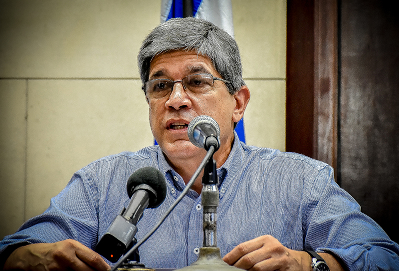 el embajador Carlos Fernndez de Cosso, director general de Estados Unidos de la Cancillera, ofreci una amplia y detallada informacin acerca de la obsoleta poltica de Washington. el embajador Carlos Fernndez de Cosso, director general de Estados Unidos de la Cancillera, ofreci una amplia y detallada informacin acerca de la obsoleta poltica de Washington.