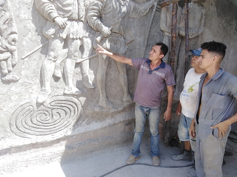 Construyen los tuneros el mayor mural pict�rico sobre historia local