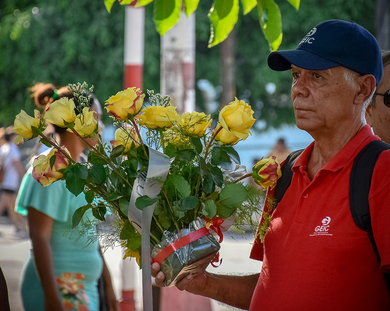 Una flor para el se�or de la vanguardia 