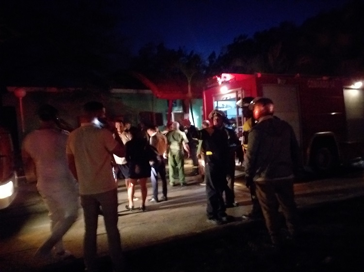 Sofocado incendio en tienda de Cadena Caribe en La Habana