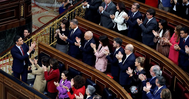 Llega al poder el primer gobierno de coalición progresista en España