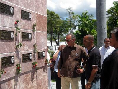 Homenaje de Antonio Guerrero a Jos Mart. Foto: Sergio Martnez