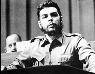 El Che habla de la Universidad y su papel en la industria