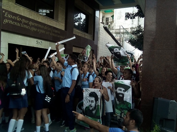 Reafirman j�venes cubanos apoyo a la Revoluci�n