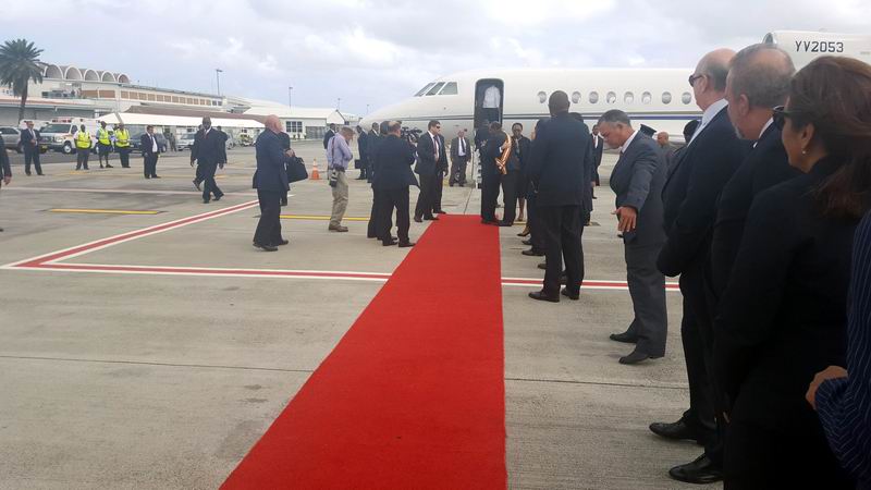 Arriba Raúl Castro a Antigua para asistir a Cumbre CARICOM-Cuba