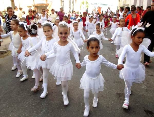 La infancia en Cuba es una inmensa fiesta La infancia en Cuba es una inmensa fiesta