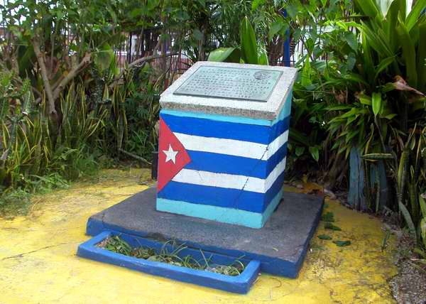 Tarja que rinde tributo al revolucionario cubano Fernando Alfonso Torice. Foto Abel Rojas Tarja que rinde tributo al revolucionario cubano Fernando Alfonso Torice. Foto Abel Rojas