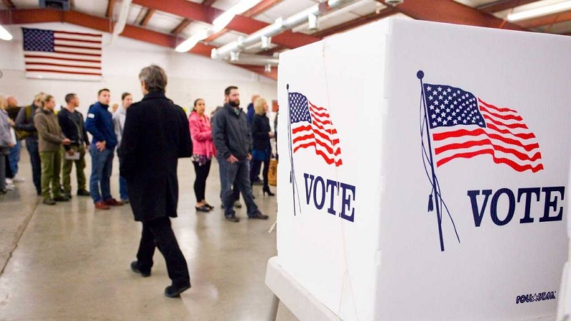 Votan los estadounidenses en supermartes electoral