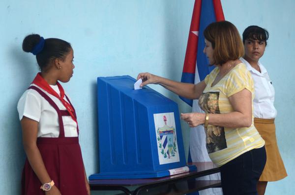 Los cubanos elegirán hoy a sus delegados del Poder Popular