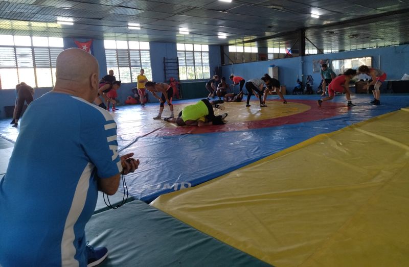 Gladiadoras cubanas parten rumbo a Belgrado
