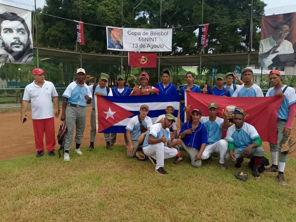 Gana Policía Nacional Revolucionaria Copa 13 de Agosto de béisbol